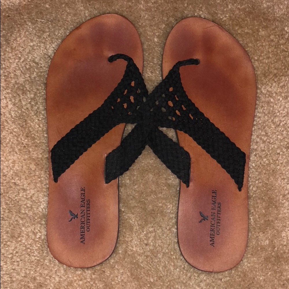 Am. Eagle flip flops
